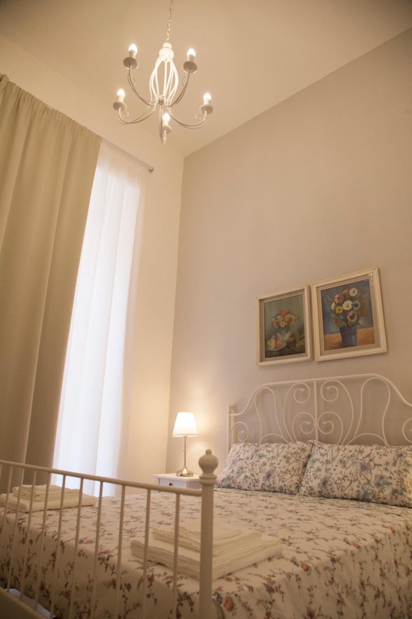 Sanbiagio, 25 Guesthouse نابولي الغرفة الصورة
