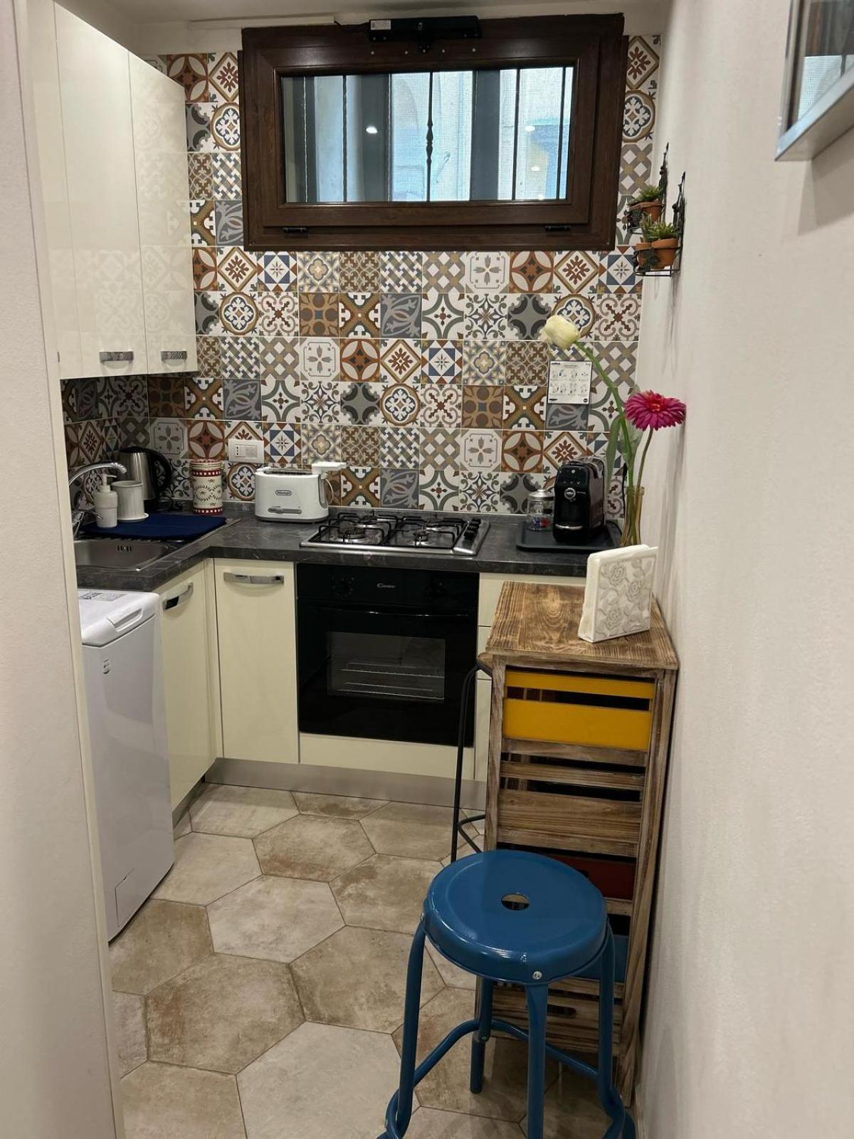 Sanbiagio, 25 Guesthouse نابولي المظهر الخارجي الصورة